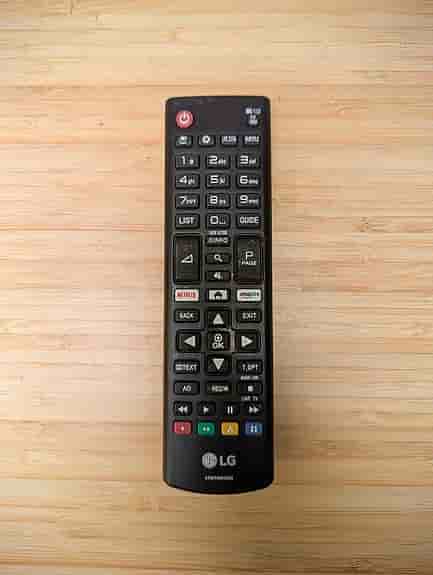 LG 55” 4K Ultra HD Smart TV (55UK6500) - mkt sparsamt använd