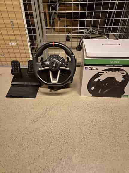 Hori RWO ratt och pedaler för Xbox One och Windows