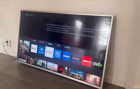 Philips 50” 4K Smart-TV (50PUS7555/12) + väggfäste