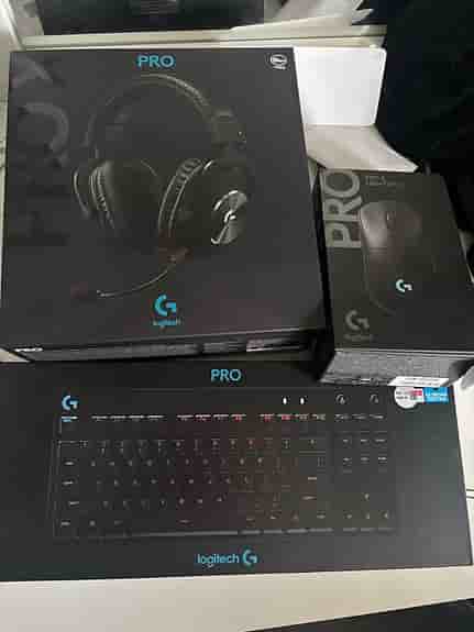 Logitech G Pro gamingheadset, tangentbord och mus