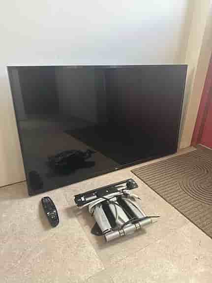 LG 43” smart TV