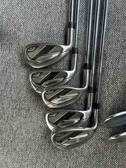 Vänster Callaway Mavrik järndörr + Taylormade Milled grind wedges