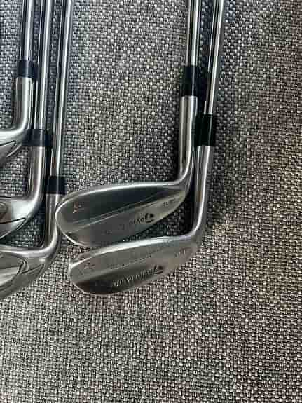 Vänster Callaway Mavrik järndörr + Taylormade Milled grind wedges