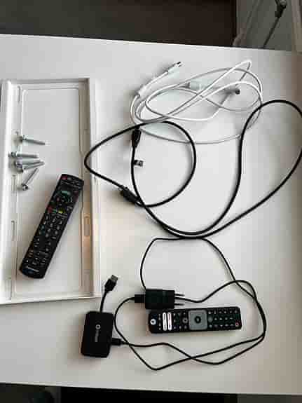 Panasonic TV 40 tum + tv-hub