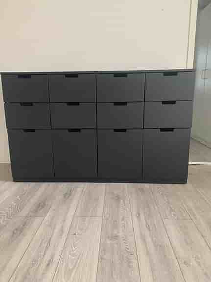 IKEA byrå svart med lådor och skåp