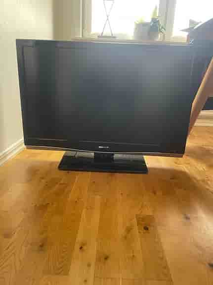 Sharp Aquos TV 37 tum svart