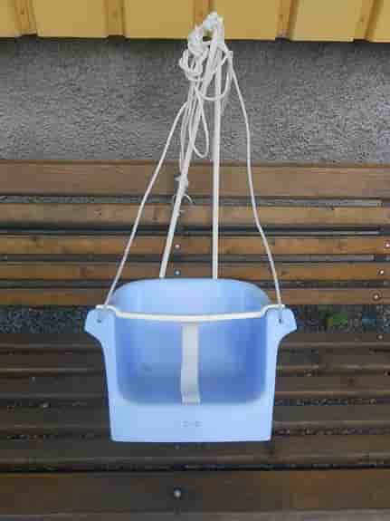Blå babysitta / babyswing med rep