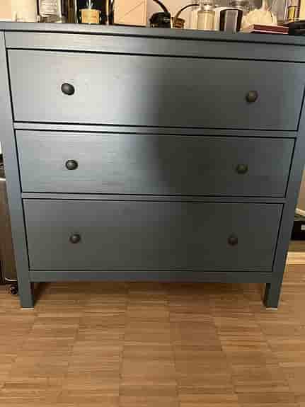 Hemnes blåbetsad byrå