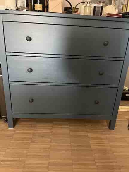 Hemnes blåbetsad byrå