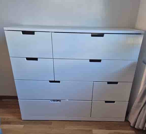 IKEA byrå med 8 lådor vit 120x99 cm