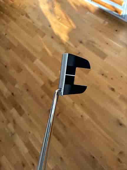 Nyskick! Ping Prime Tyne 4 putter med SuperStroke-grepp. 34 tum.