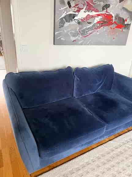 Mio blå sammetssoffa 2,5 och 2 sits