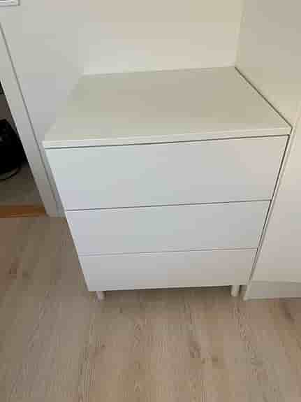 Vit byrå IKEA