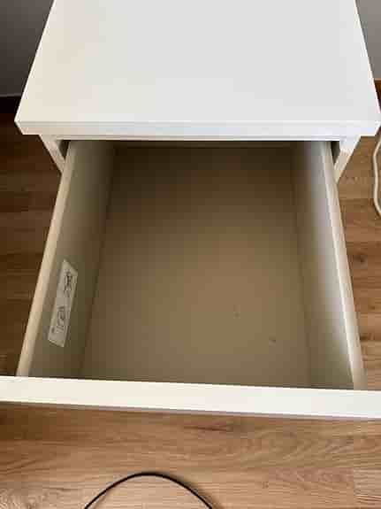 Liten byrå från ikea