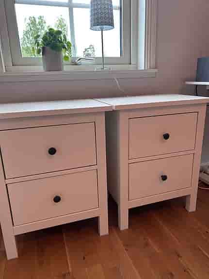 2 st vita byråar/sängbord IKEA Hemnes