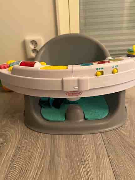 Fisher-Price babysitter med aktivitetsbord