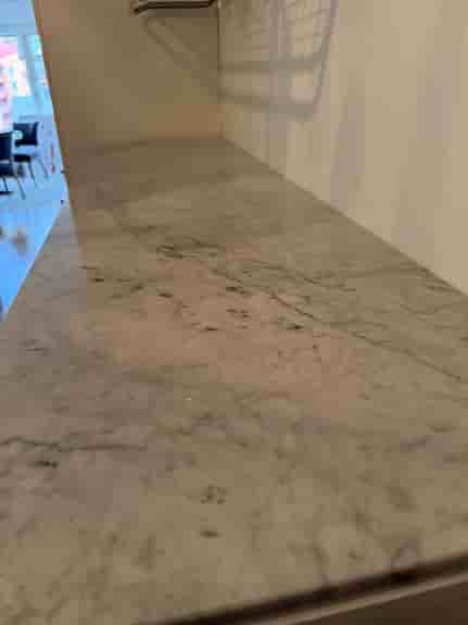 Byrå med 12 lådor med äkta Carrara marmor topskiva