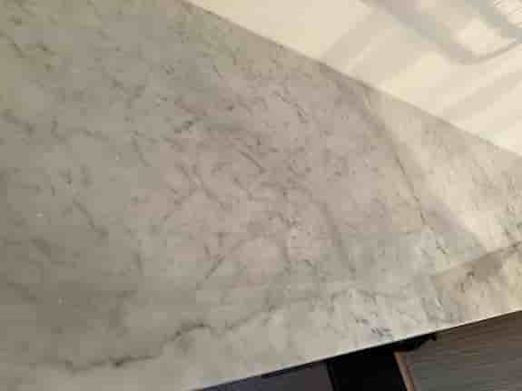Byrå med 12 lådor med äkta Carrara marmor topskiva