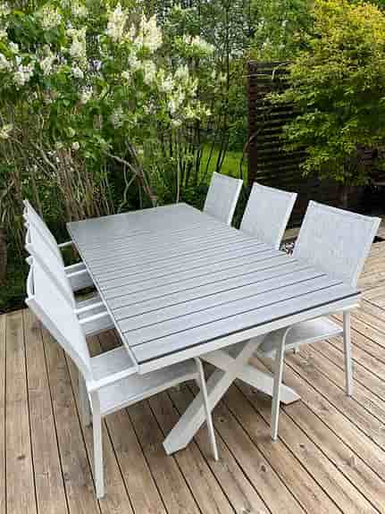Mio Modena utegrupp – bord + 6 stolar + dynor, mycket fint skick!