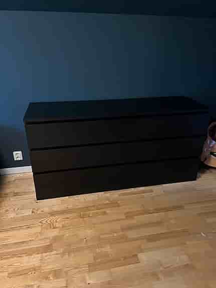 IKEA byrå med sex lådor svart
