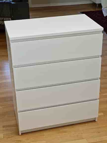 IKEA Malm byrå med 4 lådor vit 80x100 cm