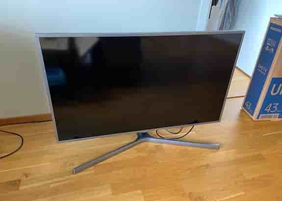 Samsung 43" 4K Smart TV (Komplett + Kartong)
