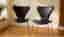 Arne Jacobsen för Fritz Hansen – Sjuan 3107 i svart helskinn, 2 st