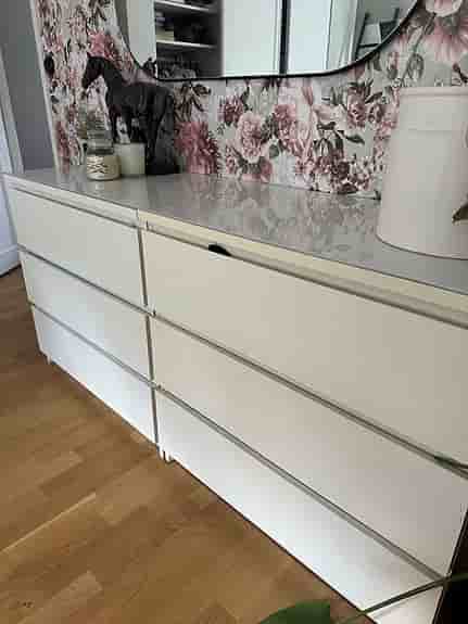 Ikea byråar + glasskiva