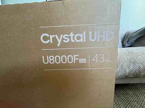 Samsung Crystal UHD U8000F TV 43 tum - NY