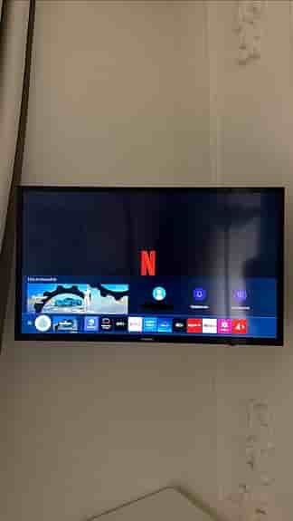 Som ny - SAMSUNG UE32T4305AKXXC 32” SMART TV