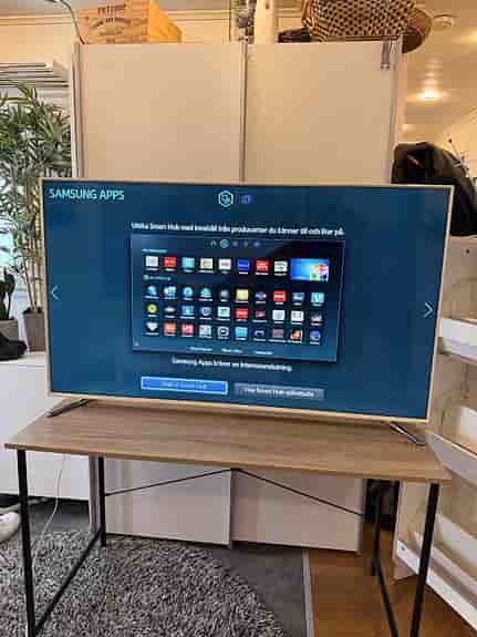 Samsung 55” Smart TV