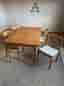 60-tals design-matgrupp i teak med bord och fyra stolar  i mycket fint skick.