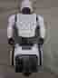 Vit robotleksak på hjul
