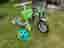 Springcykel, kickbike och hjälm (paket)