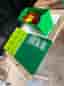 LEGO DUPLO, låda med Lego samt platta!