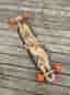 Loaded Dervish longboard med orange hjul