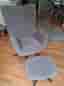Fåtölj med fotpall