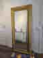 Stor vacker spegel 180 × 80 cm med fasettslipat glas och massiv guldram.