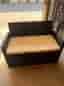Jeco Sandhamn loungesoffa i konstrotting med beige dyna