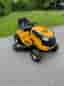 Cub Cadet LT2 åkgräsklippare gul