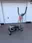 Crosstrainer med träningsdator och pulshandtag