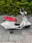 Vespa elektrisk leksaksscooter vit/röd för barn