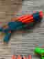 5 olika Nerf guns och ”patron”