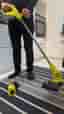 Ryobi One+ grästrimmer med laddare