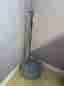 Femarmad golvlampa