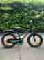 Specialized barncykel 16" svart/grön