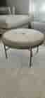 Beige rund pall med metallben i guld från H&M Home