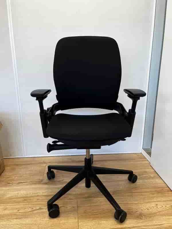 Steelcase Leap V2 - svart
