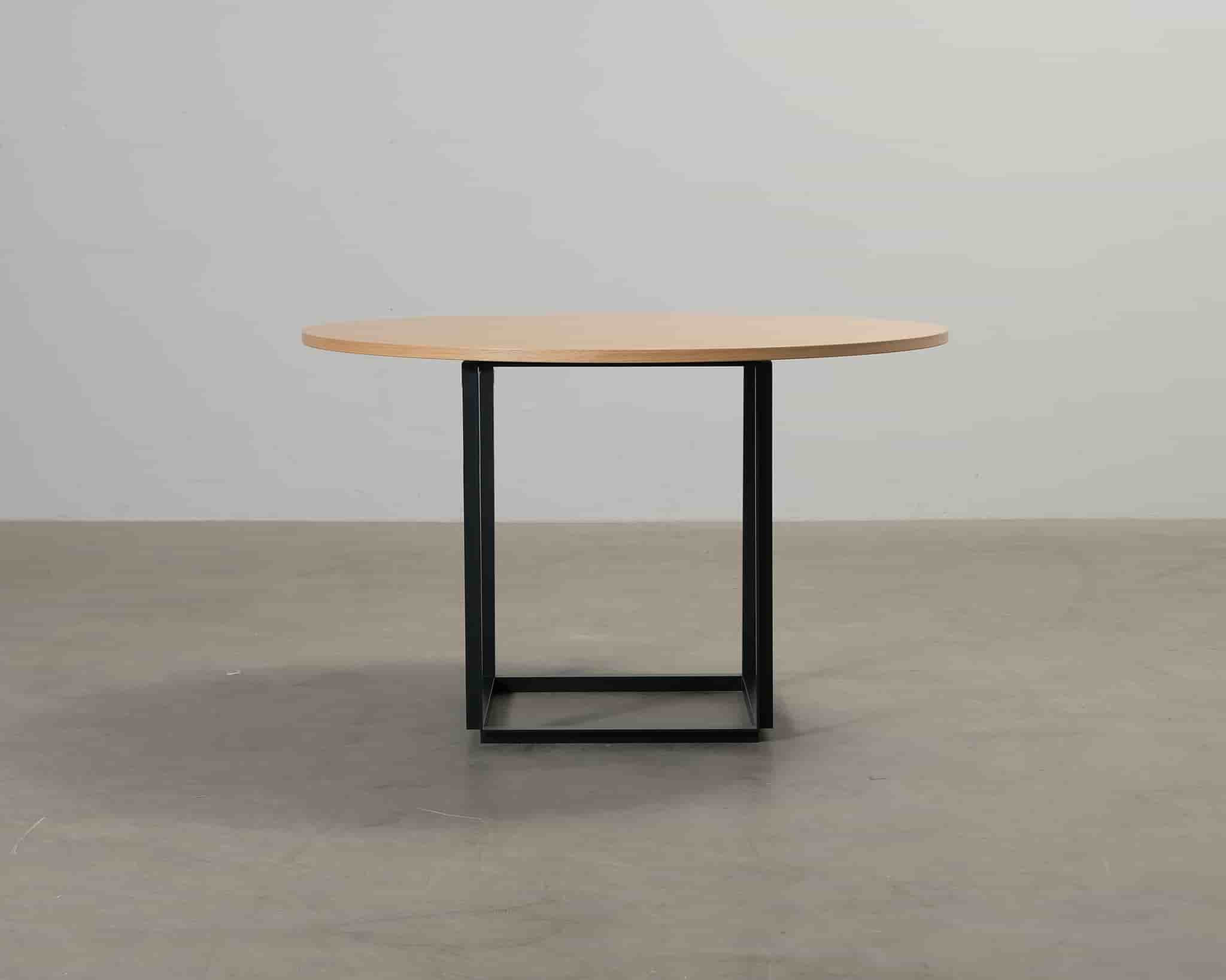 New Works Florence matbord ek ø 120 cm