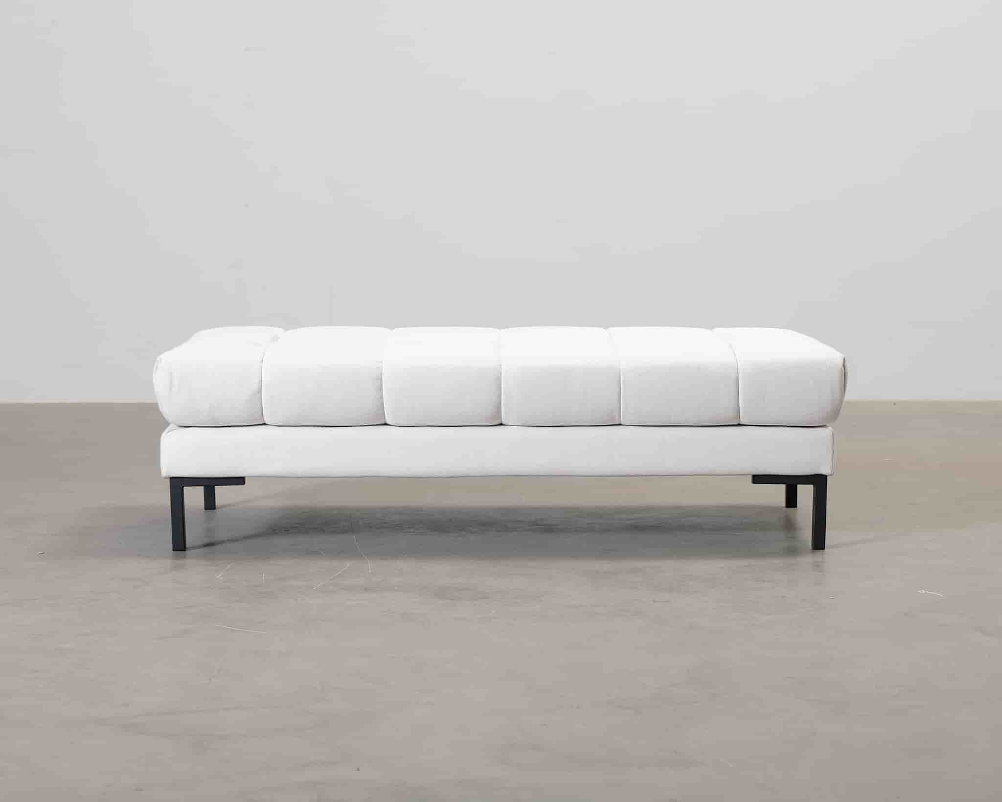 Cosmopolitan Design fotpall / bänk ljusbeige